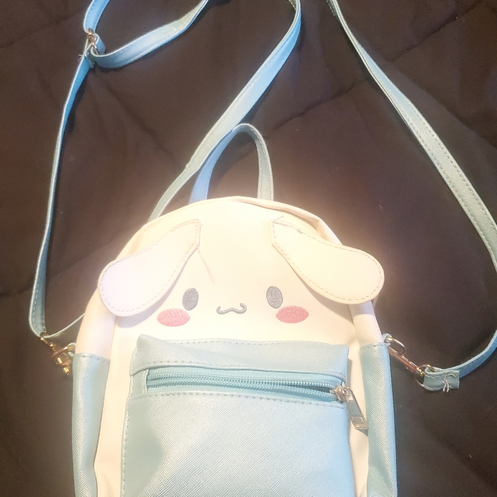 Cinnamon Roll Crossbody